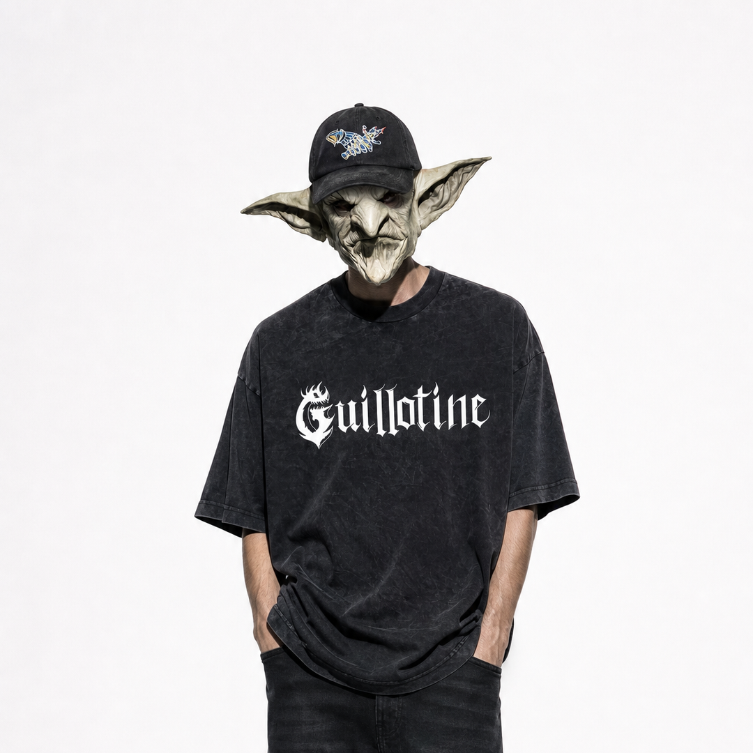 T-shirt Guillotine logo blanc porté