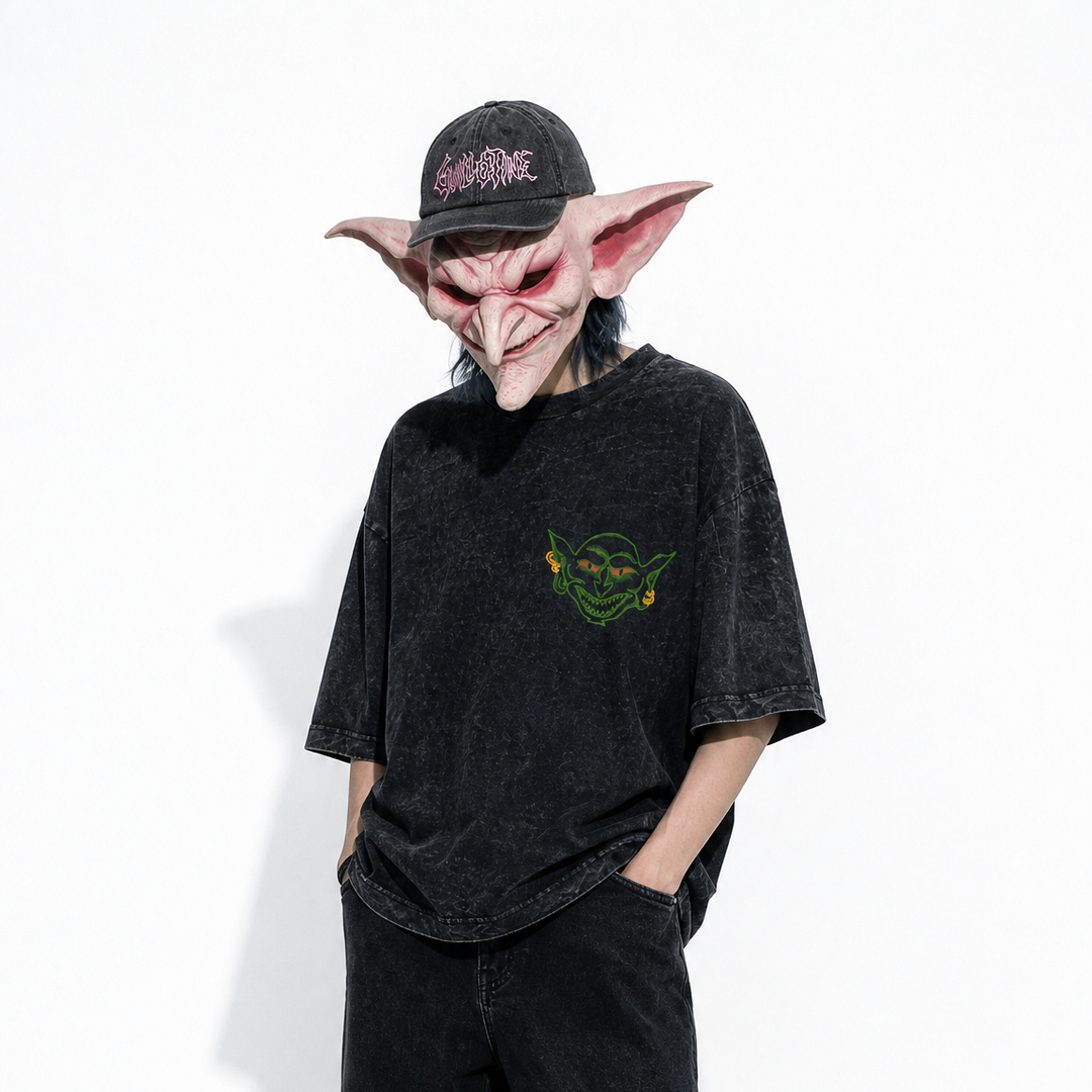 T-shirt Guillotine logo poche Gobelin porté