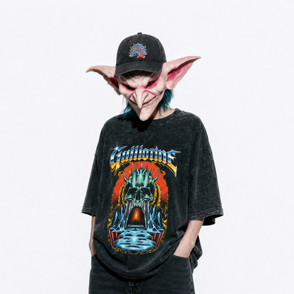 T-shirt Dark Castle porté, collab Guillotine x Randomland