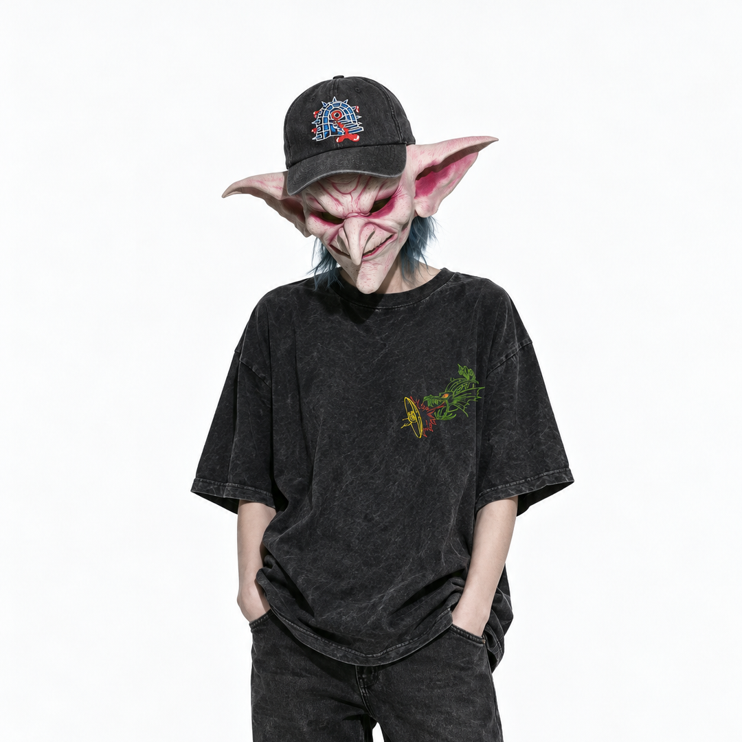 T-shirt Guillotine logo poche Dragon’s Flame porté