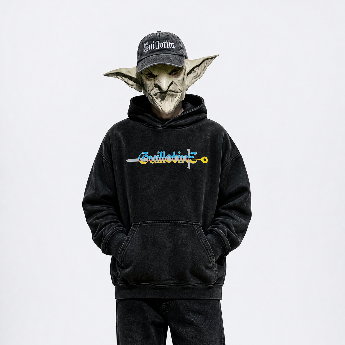 Hoodie oversize Guillotine logo brodé porté, édition limitée