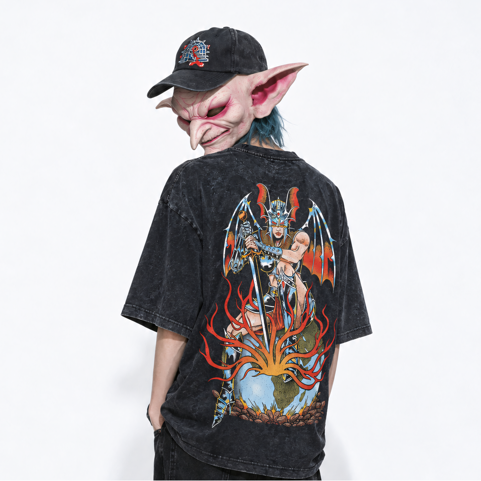 T-shirt World Breaker porté, collab Guillotine x Sandy Rezalmi