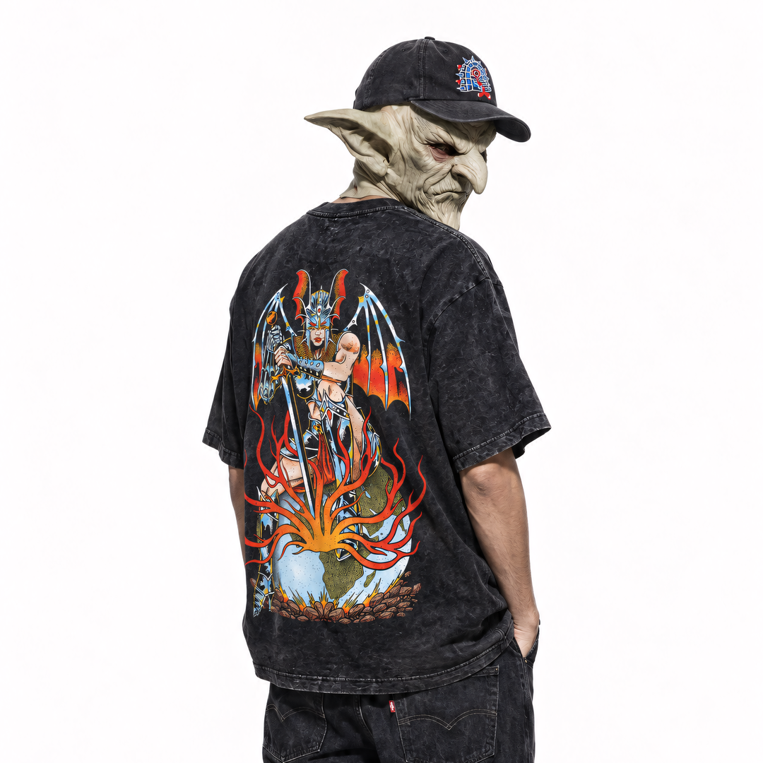 T-shirt World Breaker porté, collab Guillotine x Sandy Rezalmi