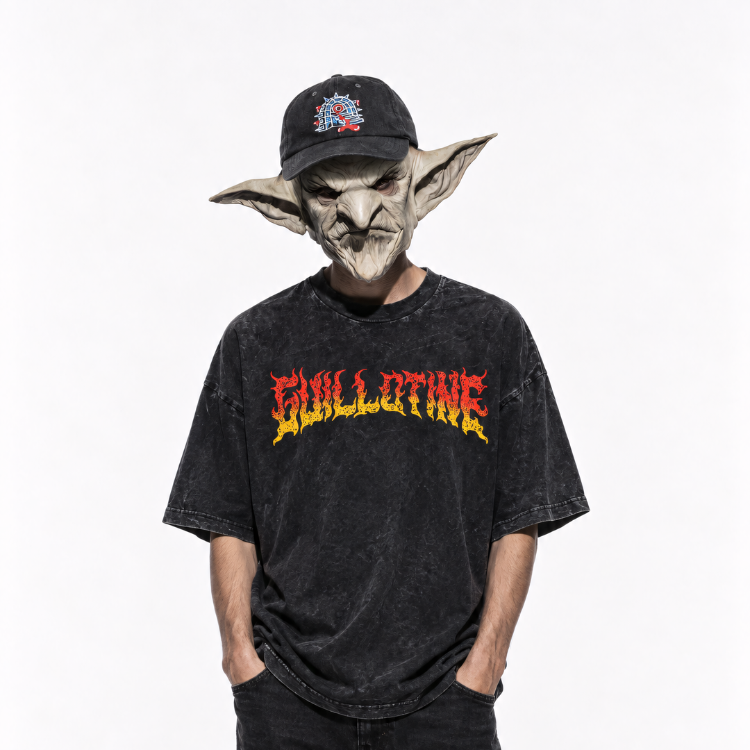 T-shirt World Breaker porté, collab Guillotine x Sandy Rezalmi